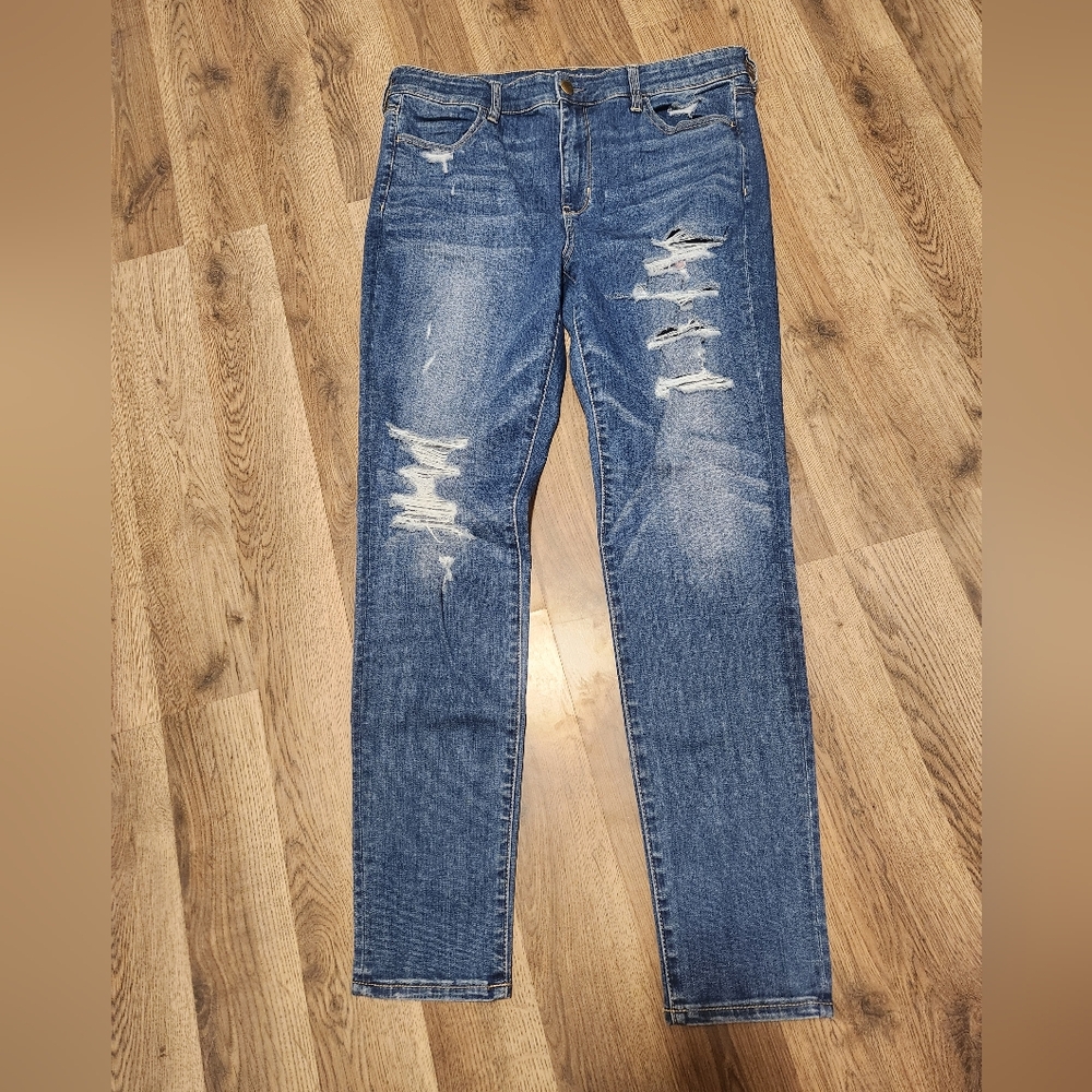 American Eagle Outfitters Blue Distressed Jeans - Picture 2 of 9